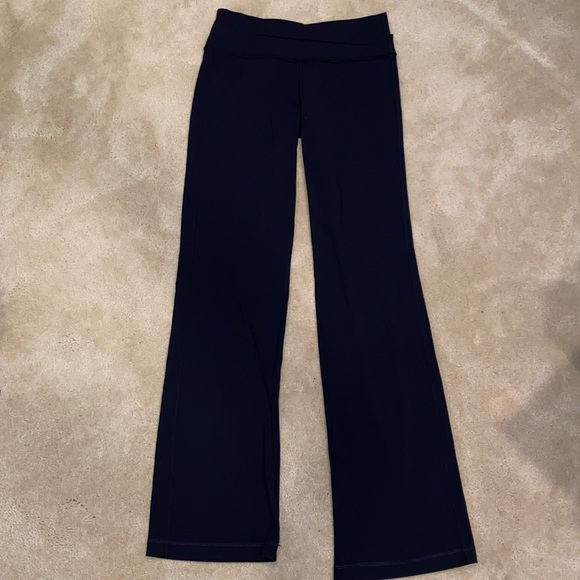 Lululemon Size 6 Black Yoga Pants - Picture 2 of 5